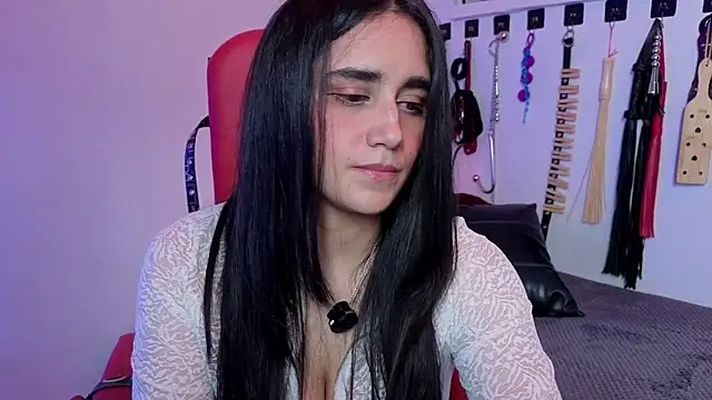 Snapshot of elowen_halley1 chatting on April 10, 2026, 7:32 pm elowen halley1 online show from April 10, 2026, 7:32 pm