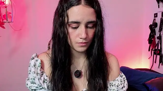 Snapshot of elowen_halley1 chatting on March 20, 2026, 6:09 pm elowen halley1 online show from March 20, 2026, 6:09 pm