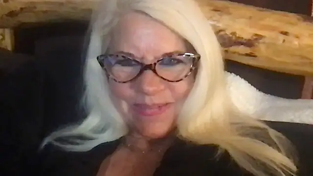 SubMissOlivia online show from October 31, 2025, 4:36 pm