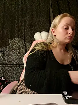 EmilyAngelUK online show from December 5, 2025, 1:49 am