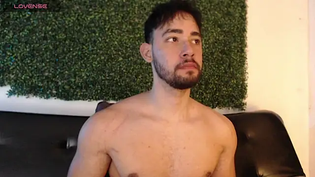 Snapshot of sam_ford_2 chatting on November 19, 2025, 11:38 pm sam ford 2 online show from November 19, 2025, 11:38 pm