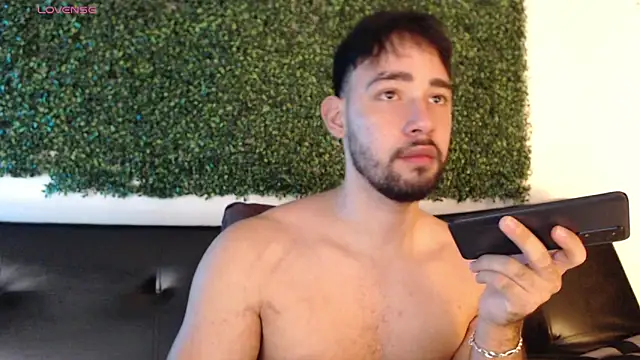 Snapshot of sam_ford_2 chatting on November 13, 2025, 12:14 am sam ford 2 online show from November 13, 2025, 12:14 am