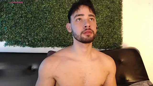 Snapshot of sam_ford_2 chatting on November 16, 2025, 12:04 am sam ford 2 online show from November 16, 2025, 12:04 am