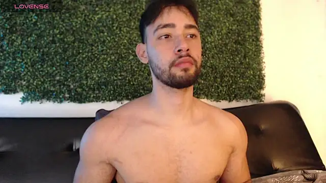 Snapshot of sam_ford_2 chatting on November 30, 2025, 12:44 am sam ford 2 online show from November 30, 2025, 12:44 am