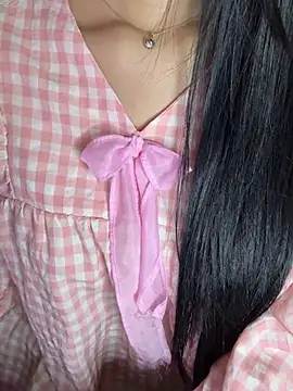 Snapshot of Dolly282 chatting on April 12, 2026, 3:54 am Dolly282 online show from April 12, 2026, 3:54 am