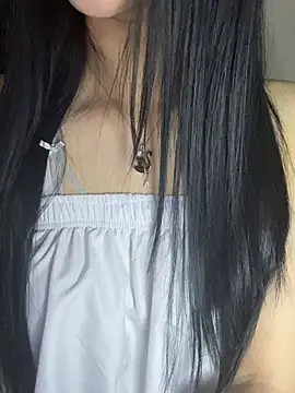 Snapshot of Dolly282 chatting on April 6, 2026, 3:13 pm Dolly282 online show from April 6, 2026, 3:13 pm