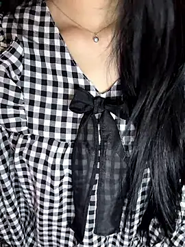 Snapshot of Dolly282 chatting on April 11, 2026, 2:08 am Dolly282 online show from April 11, 2026, 2:08 am