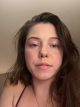Snapshot of lilbbyily chatting on April 21, 2026, 2:14 am lilbbyily online show from April 21, 2026, 2:14 am