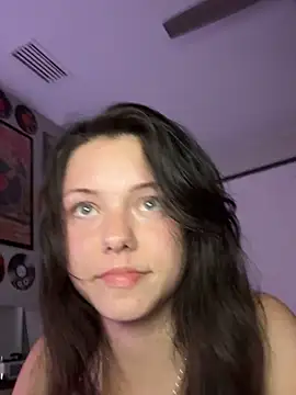 Snapshot of lilbbyily chatting on May 7, 2026, 3:11 am lilbbyily online show from May 7, 2026, 3:11 am