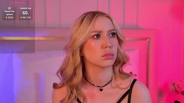 Snapshot of VelvetHell chatting on October 8, 2025, 3:41 am VelvetHell online show from October 8, 2025, 3:41 am