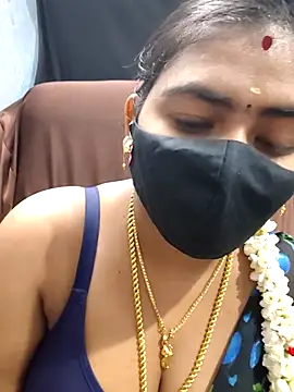 Snapshot of Tamil_Lotus chatting on November 18, 2025, 5:38 pm Tamil Lotus online show from November 18, 2025, 5:38 pm