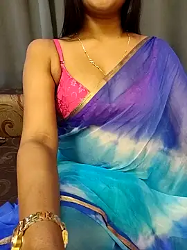 Snapshot of Misss-julli chatting on November 17, 2025, 6:50 am Misss-julli online show from November 17, 2025, 6:50 am