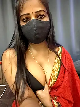 Snapshot of Misss-julli chatting on November 11, 2025, 2:39 am Misss-julli online show from November 11, 2025, 2:39 am