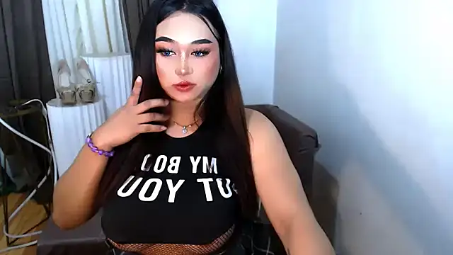 Lilly-lou online show from February 4, 2026, 4:13 pm