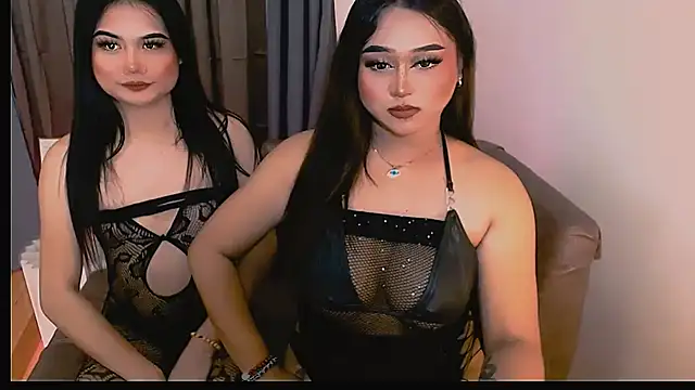 Lilly-lou online show from October 6, 2025, 2:29 pm