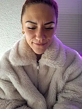 Snapshot of SlimBellaa chatting on November 25, 2025, 3:34 pm SlimBellaa online show from November 25, 2025, 3:34 pm