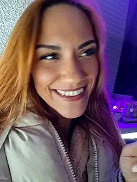 Snapshot of SlimBellaa chatting on November 7, 2025, 9:52 pm SlimBellaa online show from November 7, 2025, 9:52 pm