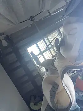 LiaCollings online show from September 22, 2025, 12:00 pm