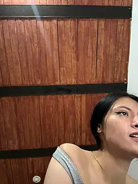 LiaCollings online show from April 12, 2026, 3:26 pm