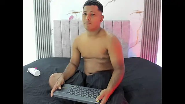 Snapshot of brutal_sex_love chatting on April 21, 2026, 1:42 am brutal sex love online show from April 21, 2026, 1:42 am