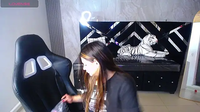 emily cooper t online show from September 17, 2025, 3:08 am