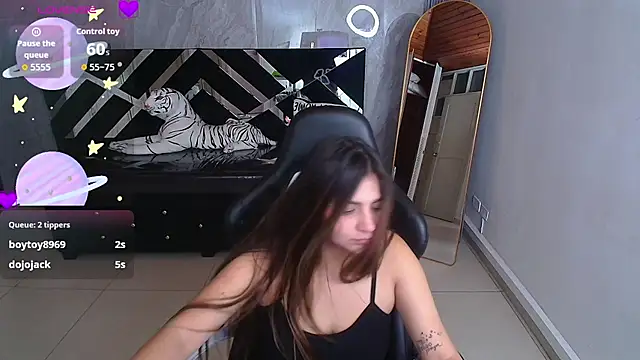 emily cooper t online show from December 13, 2025, 8:04 pm