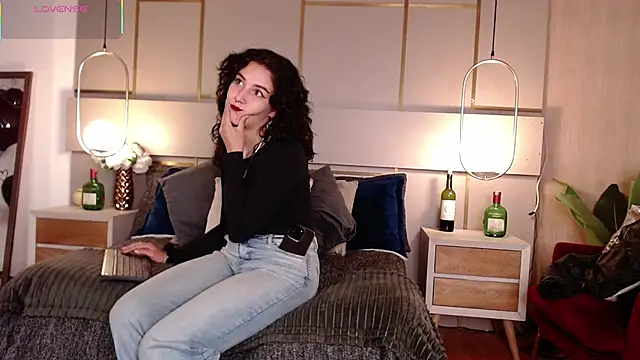 Lina Montclair online show from November 13, 2025, 7:29 pm