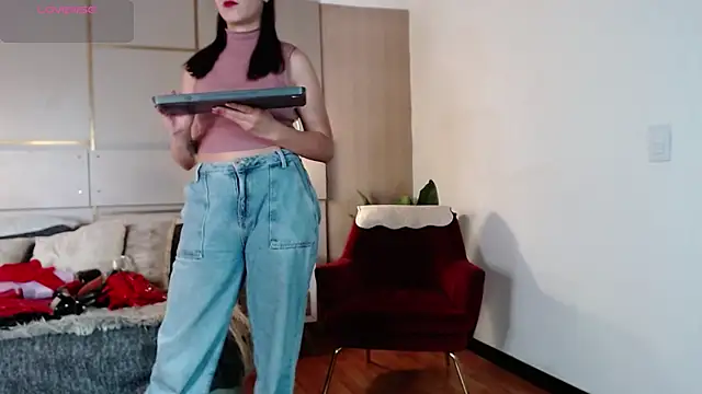 Lina Montclair online show from September 23, 2025, 7:54 pm