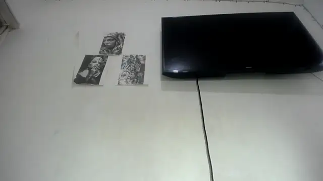 Snapshot of Foxy_Lovex chatting on December 14, 2025, 10:04 pm Foxy Lovex online show from December 14, 2025, 10:04 pm