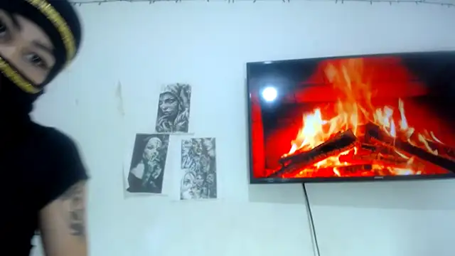 Snapshot of Foxy_Lovex chatting on November 22, 2025, 10:41 pm Foxy Lovex online show from November 22, 2025, 10:41 pm