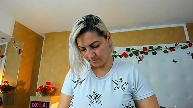 Heidy milf online show from February 27, 2026, 8:08 pm