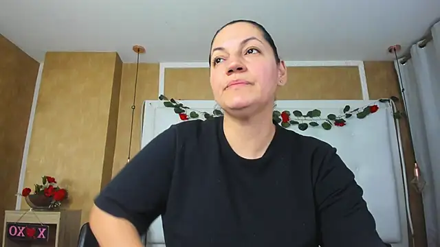 Snapshot of Heidy_milf chatting on May 22, 2026, 8:29 pm Heidy milf online show from May 22, 2026, 8:29 pm