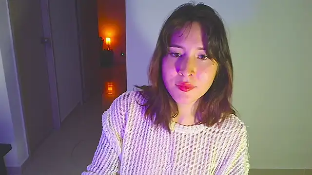 Yulienneg online show from April 3, 2026, 3:24 am