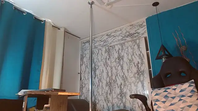 hanna mooreee online show from November 24, 2025, 6:30 pm