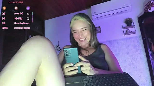 marly charm  online show from October 22, 2025, 3:39 am