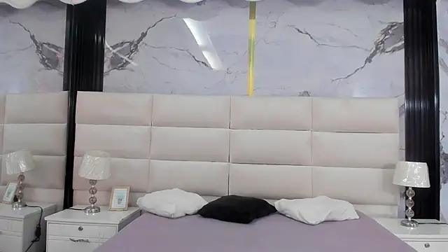 Sophie Calloway online show from December 22, 2025, 2:28 pm