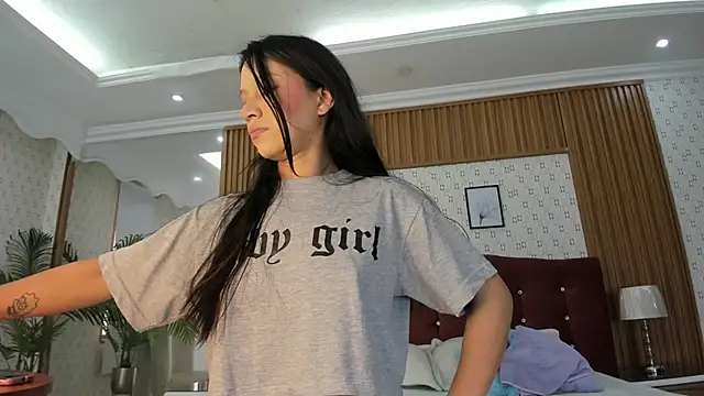 Sophie Calloway online show from February 24, 2026, 2:40 pm