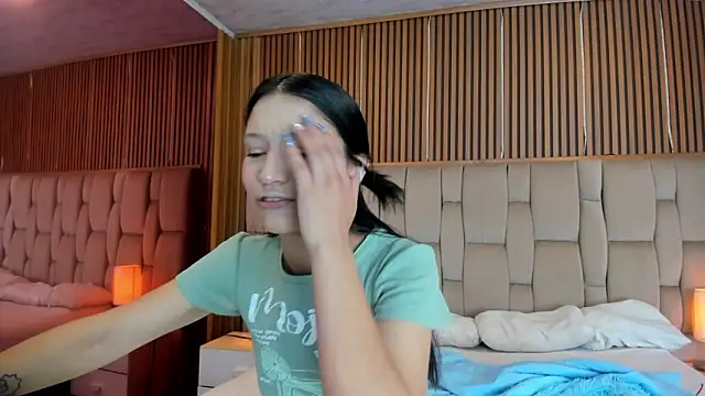 Sophie Calloway online show from March 12, 2026, 1:15 pm