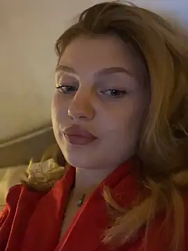 Snapshot of Emaline_Fane chatting on November 4, 2025, 6:55 pm Emaline Fane online show from November 4, 2025, 6:55 pm