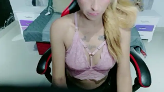 Snapshot of charlotte_phaeton chatting on February 12, 2026, 12:32 am charlotte phaeton online show from February 12, 2026, 12:32 am