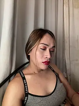 Snapshot of RomanticPearlTS chatting on February 22, 2026, 11:50 pm RomanticPearlTS online show from February 22, 2026, 11:50 pm