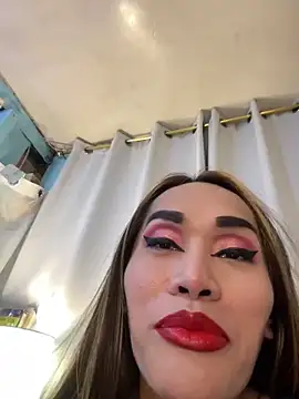 Snapshot of RomanticPearlTS chatting on December 18, 2025, 12:49 am RomanticPearlTS online show from December 18, 2025, 12:49 am