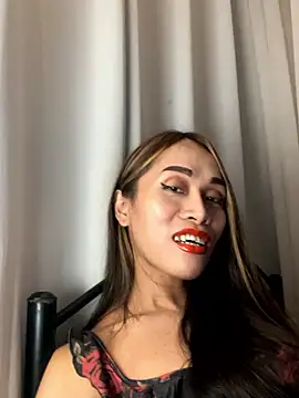 Snapshot of RomanticPearlTS chatting on January 11, 2026, 3:52 pm RomanticPearlTS online show from January 11, 2026, 3:52 pm