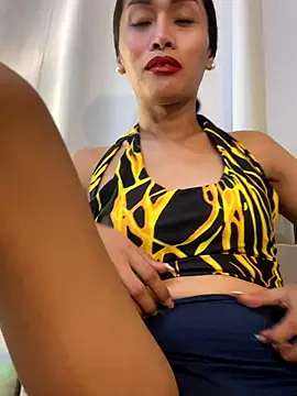 RomanticPearlTS online show from November 3, 2025, 12:09 pm