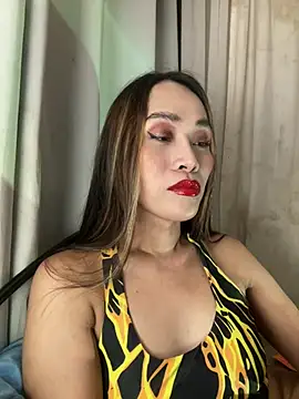 Snapshot of RomanticPearlTS chatting on April 22, 2026, 2:02 pm RomanticPearlTS online show from April 22, 2026, 2:02 pm