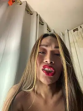 Snapshot of RomanticPearlTS chatting on February 9, 2026, 1:03 am RomanticPearlTS online show from February 9, 2026, 1:03 am