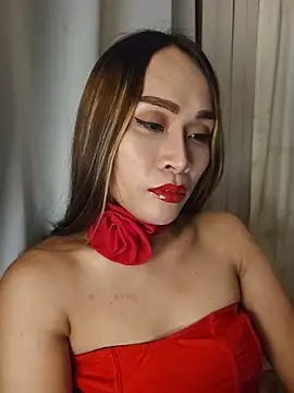 Snapshot of RomanticPearlTS chatting on May 11, 2026, 12:45 am RomanticPearlTS online show from May 11, 2026, 12:45 am