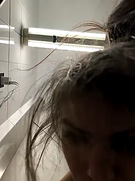 Snapshot of Junani2231 chatting on November 25, 2025, 12:11 am Junani2231 online show from November 25, 2025, 12:11 am