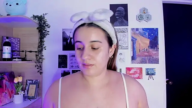 Snapshot of Lana_Herondale chatting on October 5, 2025, 9:05 pm Lana Herondale online show from October 5, 2025, 9:05 pm