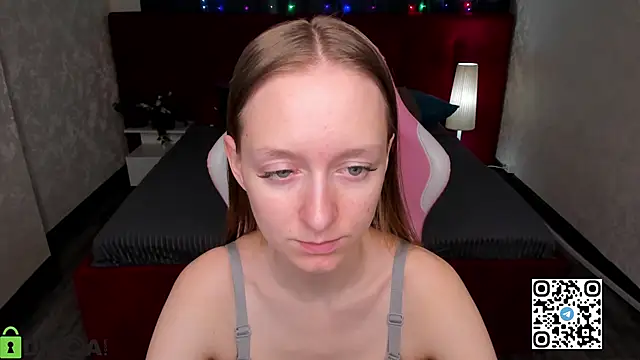 Snapshot of Mia_E1fie chatting on February 14, 2026, 12:00 am Mia E1fie online show from February 14, 2026, 12:00 am